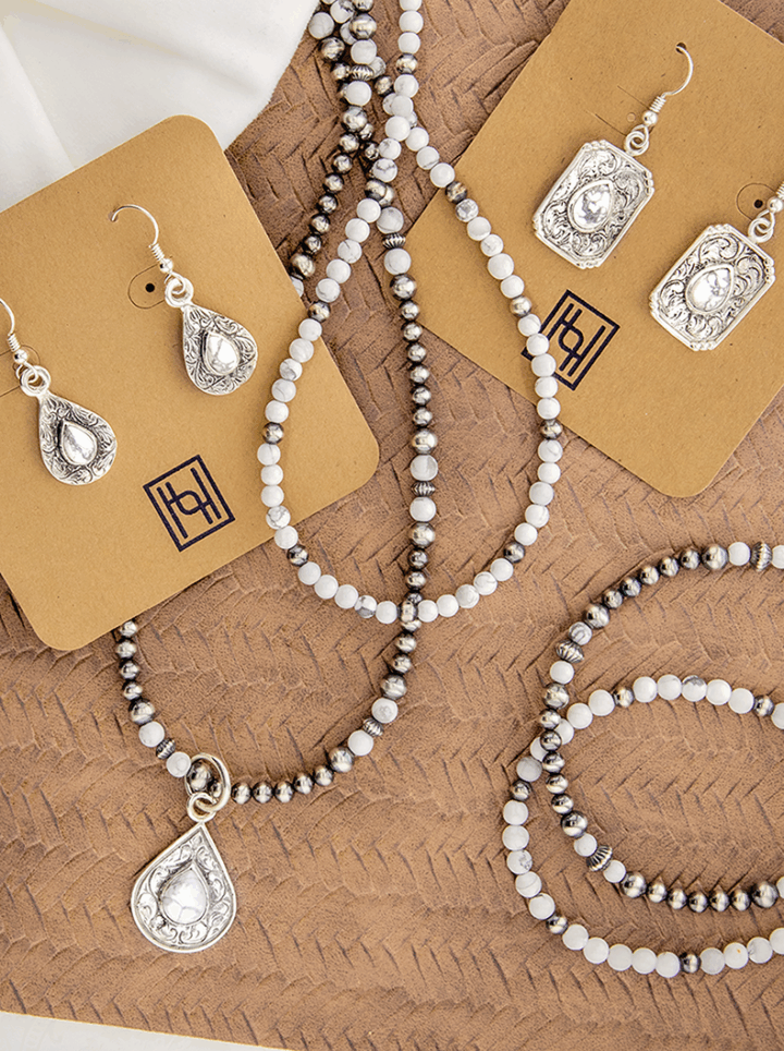 Howlite Signature Set