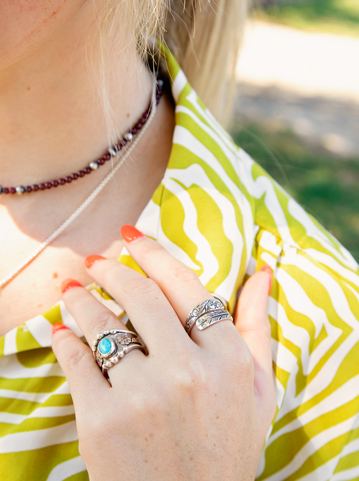 Feather Wrap Ring on Model2