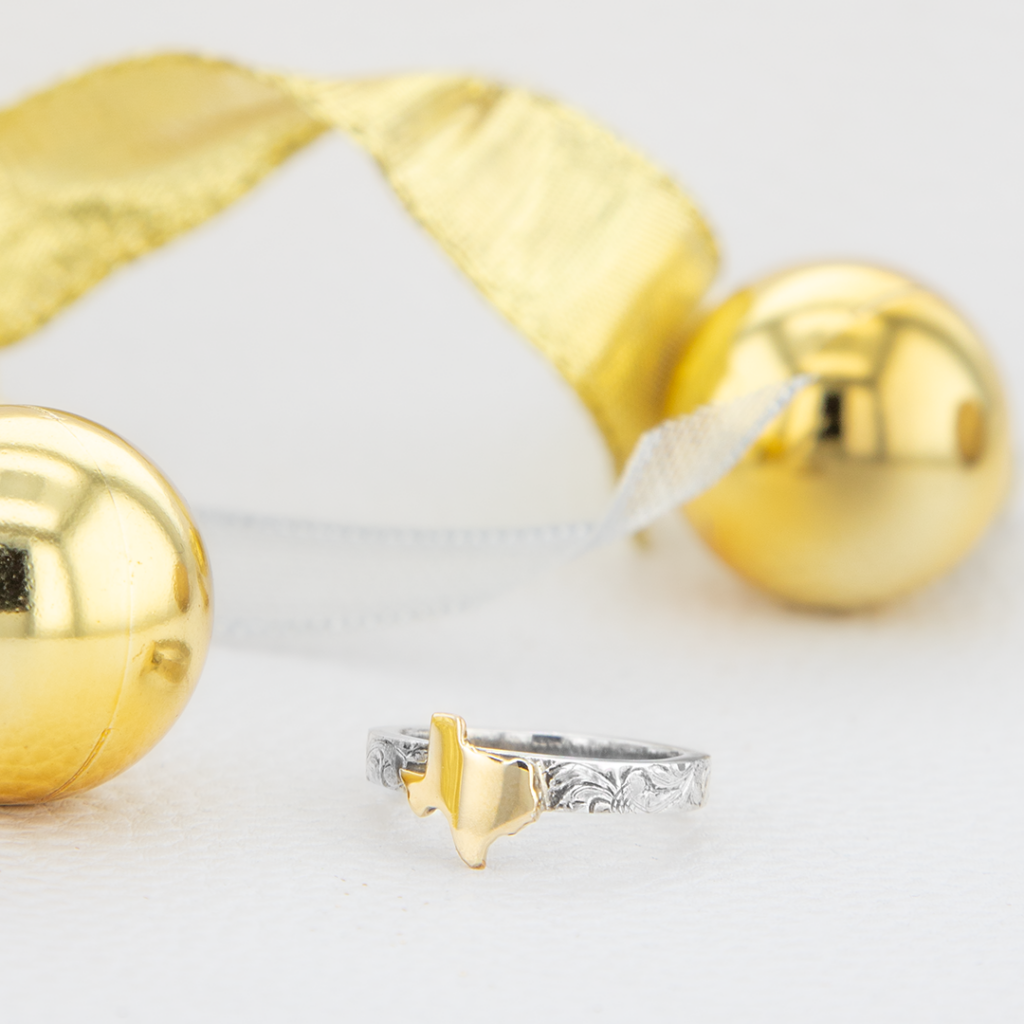 Holiday Gold Texas Oxidized Engraved Ring