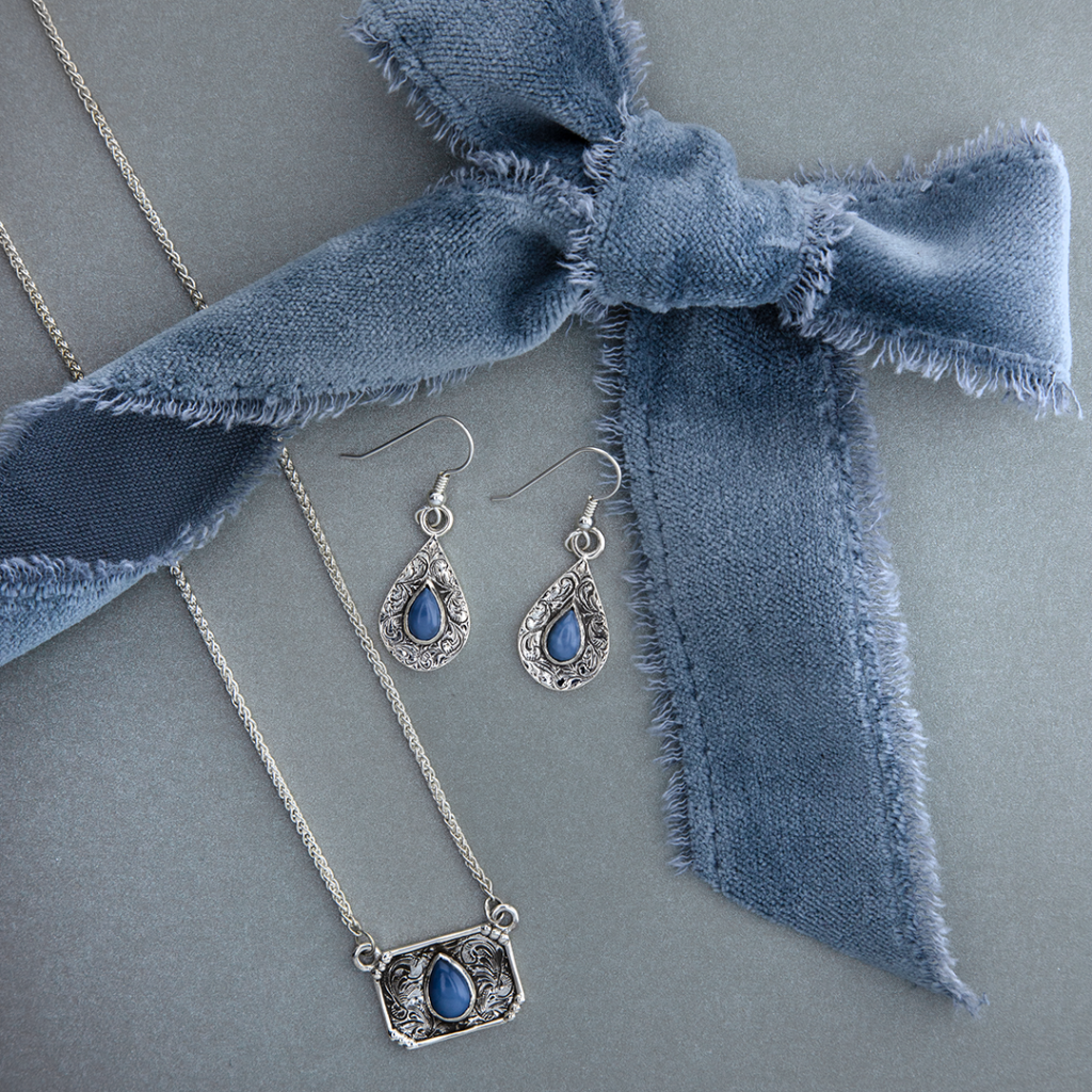Opal Set Necklace & Earrings Holiday
